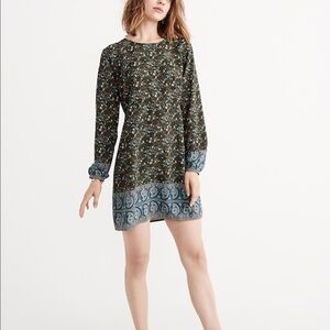 Abercrombie & Fitch women’s boho floral paisley print mini dress. Size Medium